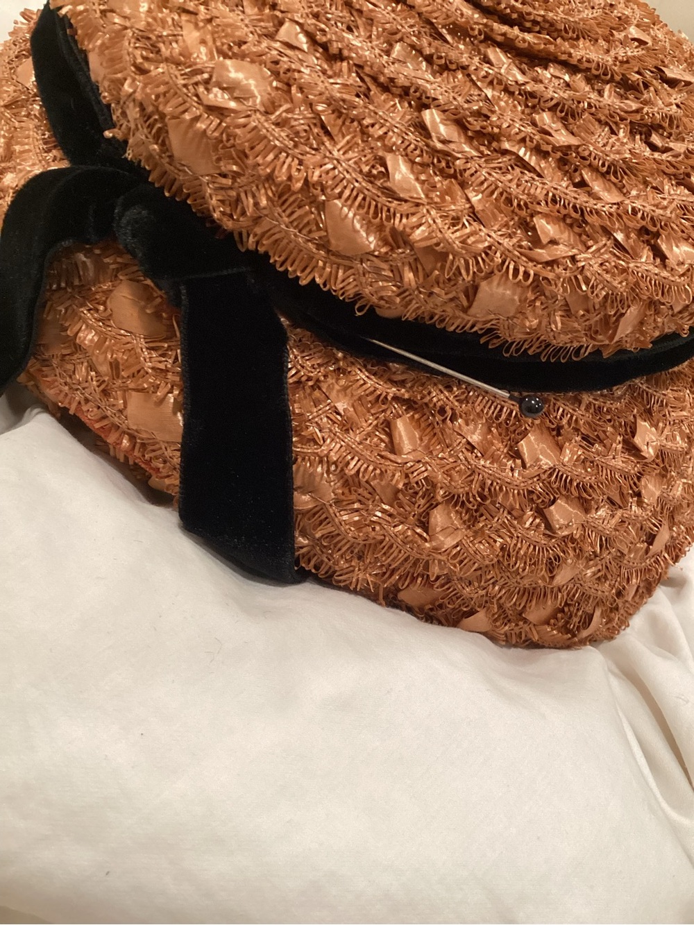 VTG Rawak Facinator Hat.. velvet Bow, 1960s church hats .. Rawak - Picture 3 of 10